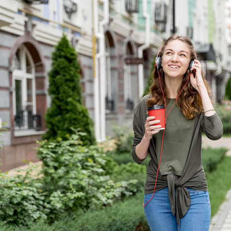 Gesund bleiben auf Reisen: Eva Manshausen verrät einfache Tipps gegen Jetlag & Co